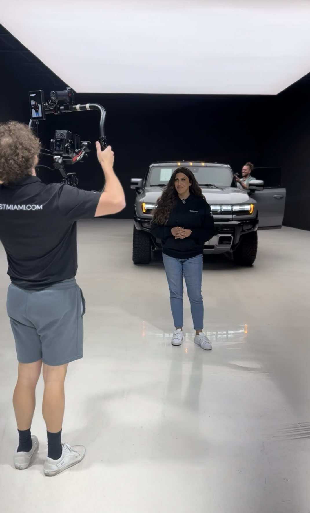 Cinematic gimbal shoot with a Lamborghini Aventador