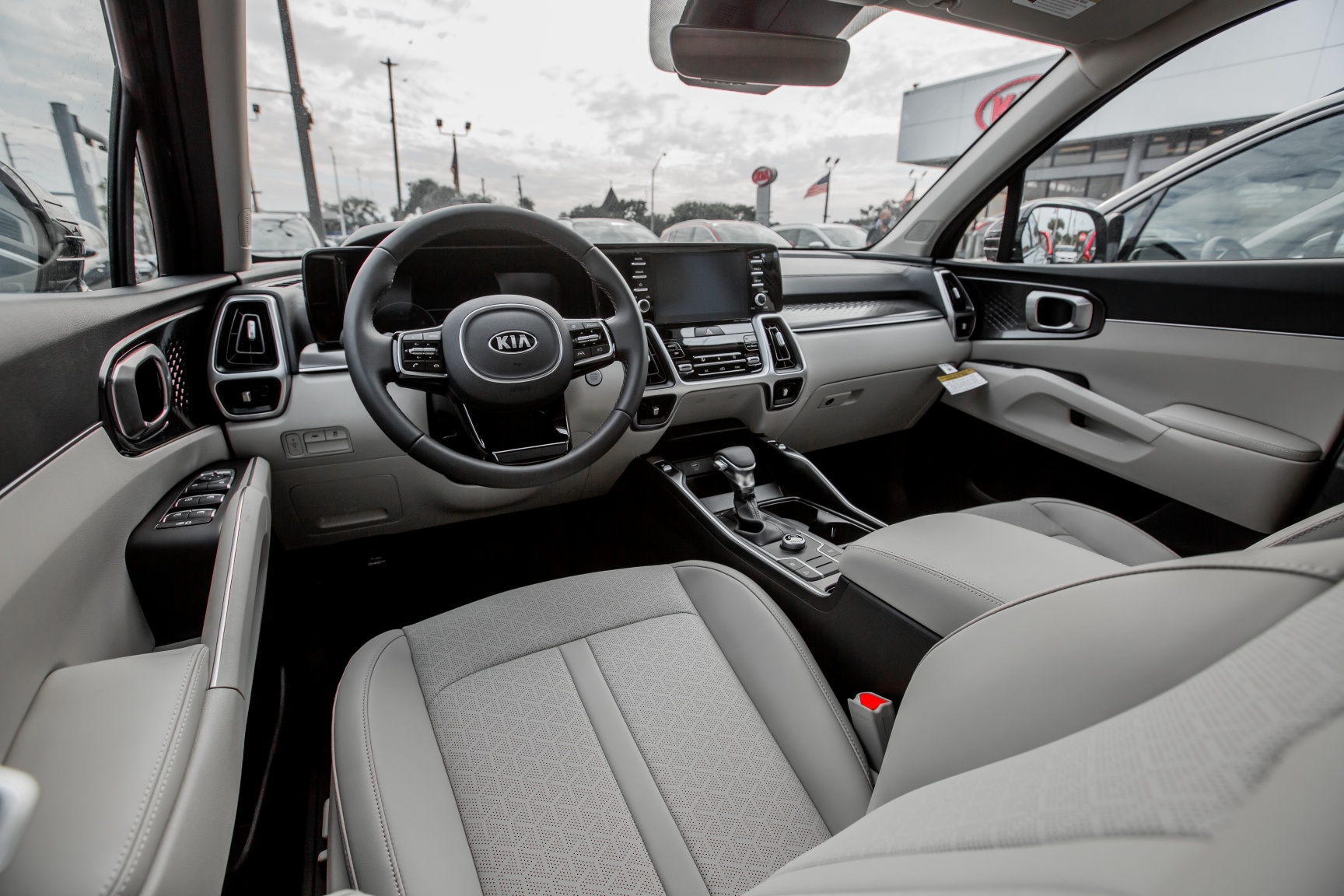 Kia Sorento β interior cockpit detail