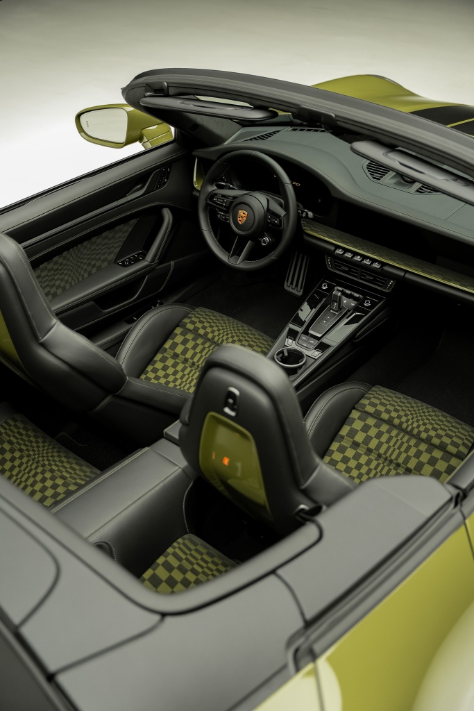 Porsche 911 cabriolet interior detail
